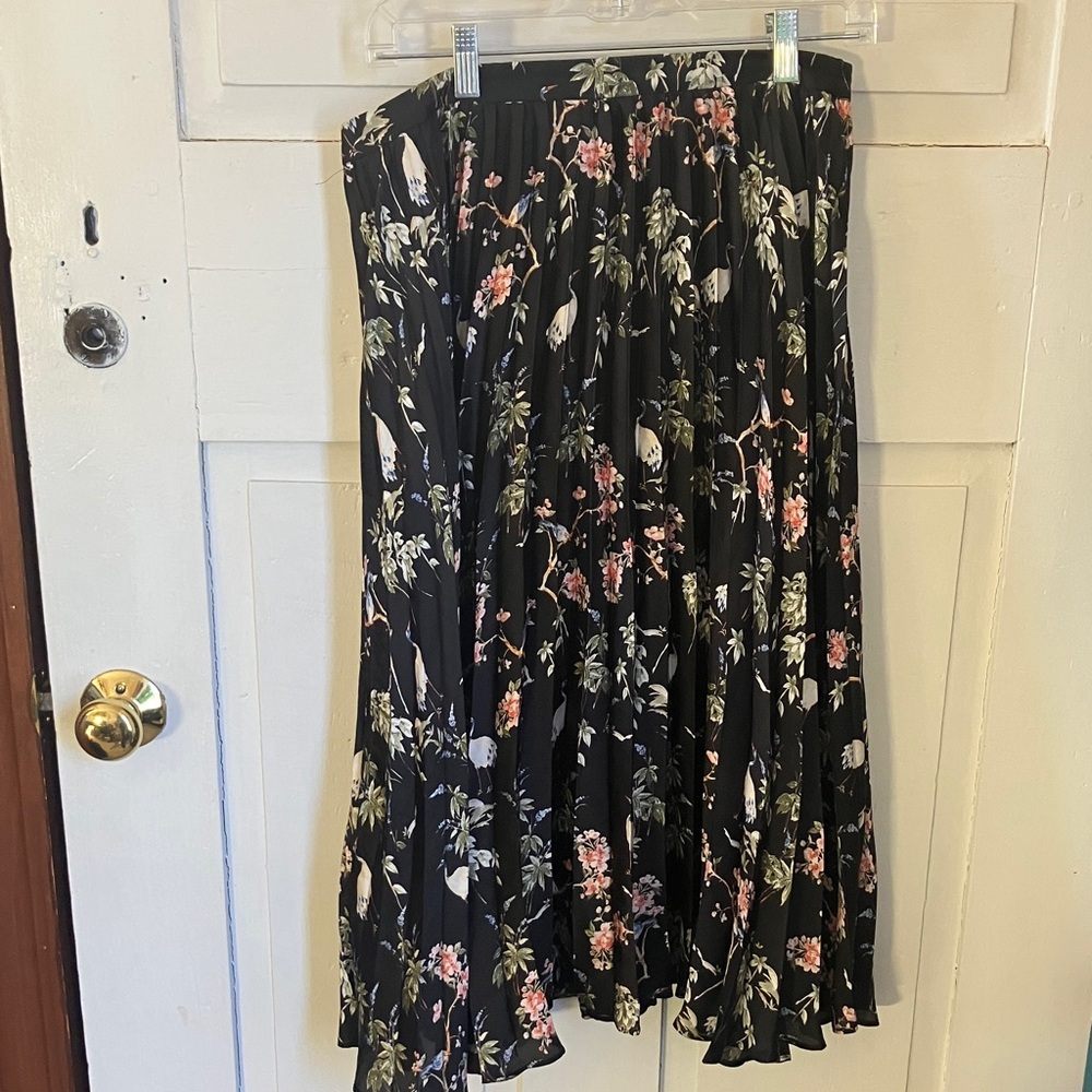 Egret/Crane black Pleated Skirt